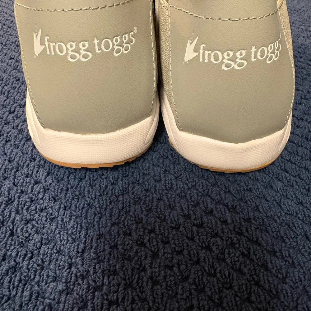 Frogg Toggs new without